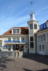 1403776750-gvb-office-and-tourist-info-amsterdam-02.jpg