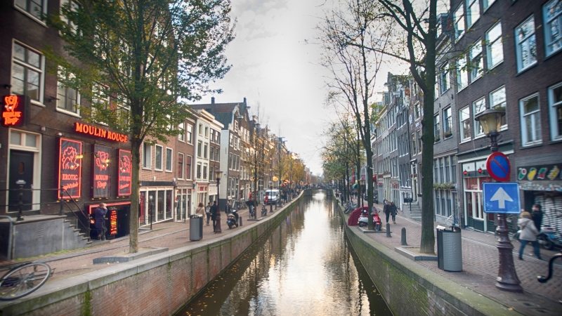 Район красных фонарей в Амстердаме — цены на услуги