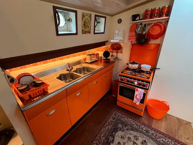 amsterdam houseboat museum kitchen